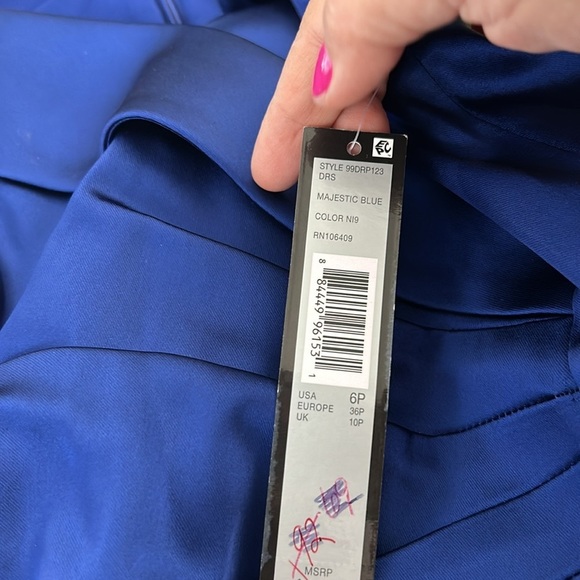 Tahari Women's Dress Tahari ASL Blue Satin Sleeveless Ruched Sheath Size 6P NWT - Picture 5 of 7